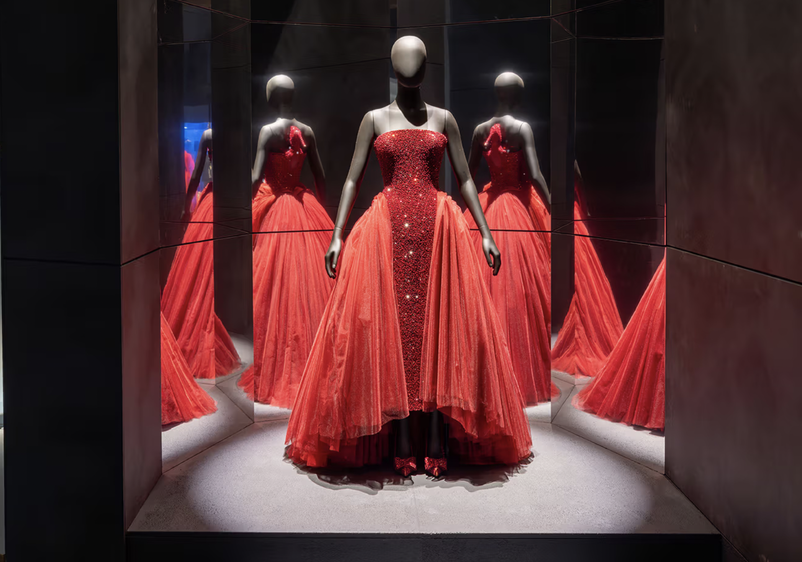 Schiaparelli Exhibition at V&amp;A London Now Open: Fashion Becomes Art Retrospective