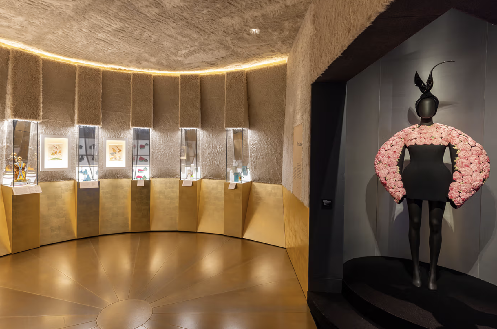 Schiaparelli Exhibition at V&amp;A London Now Open: Fashion Becomes Art Retrospective