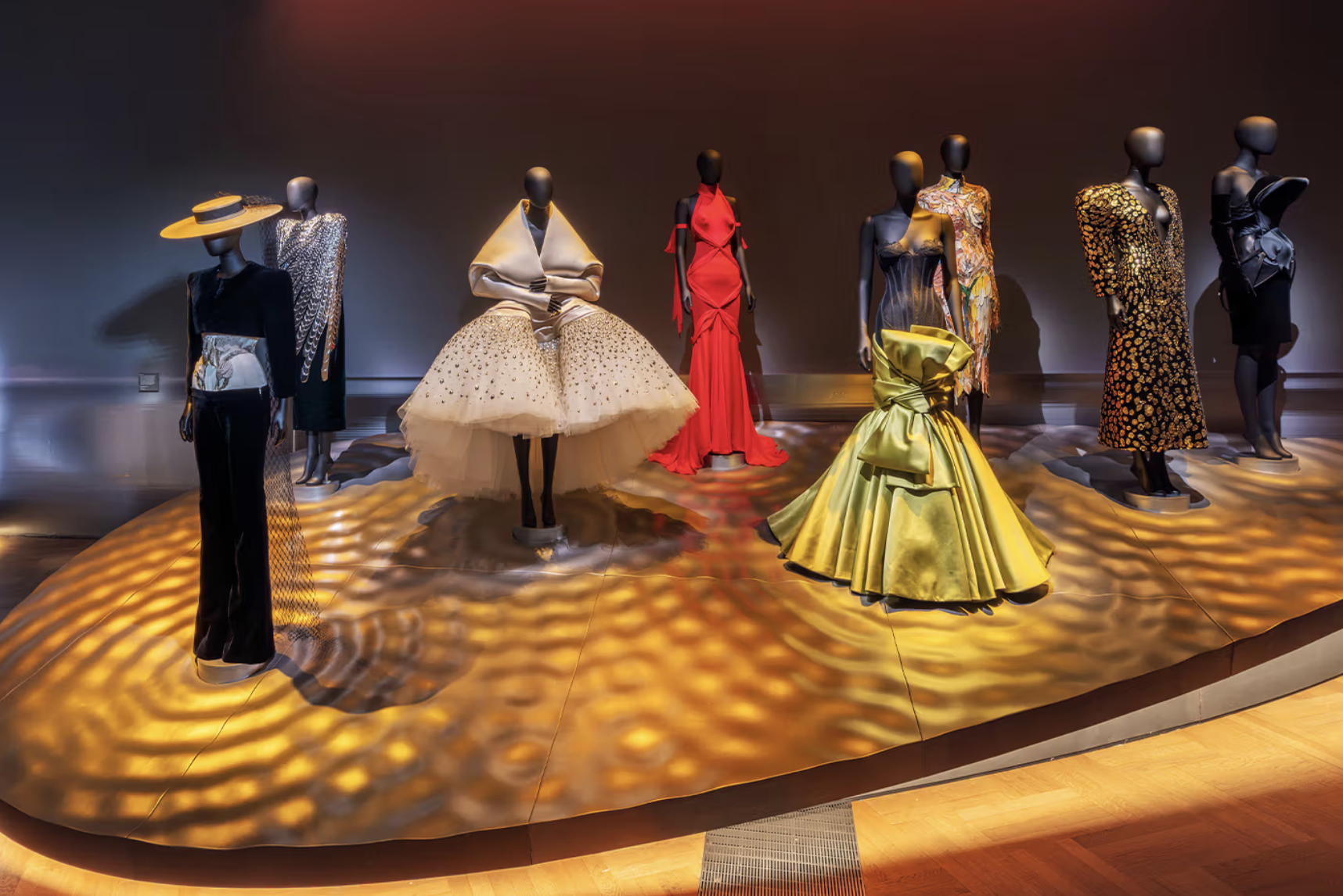 Schiaparelli Exhibition at V&amp;A London Now Open: Fashion Becomes Art Retrospective