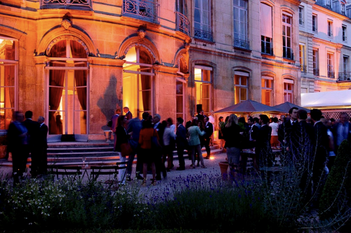 Paris Fashion Air - Tribute to Paco Rabanne