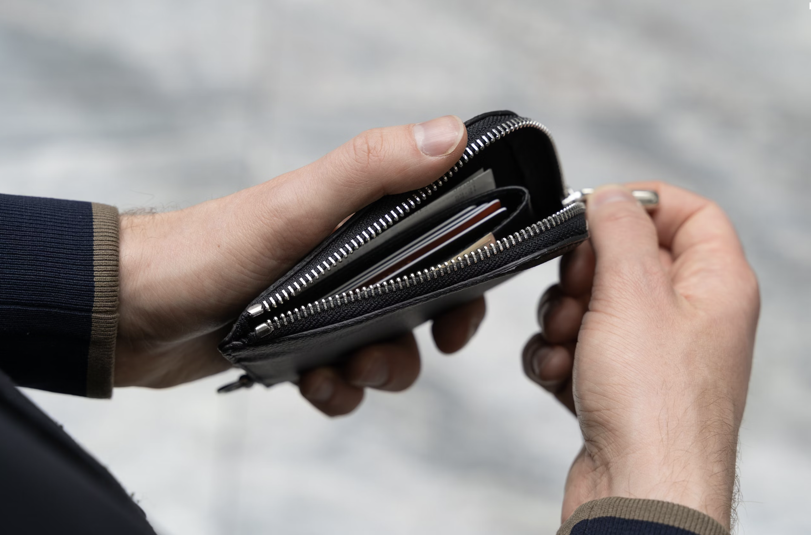 The Comprehensive Guide to Men’s Wallets: Balancing Style and Utility