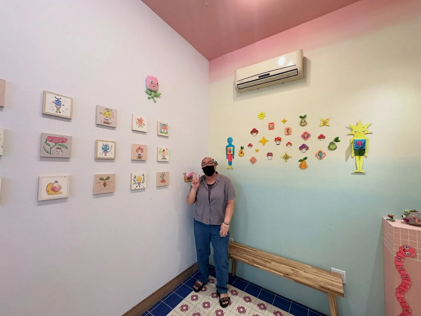Installation shots from SUN SPRITES @heretosunday ✨☀️✨ On view through May 10! 🌷

Sending giant warm hugs to all 🫶

#shinyeonmoon #fromheretosunday #sunsprites #illustration