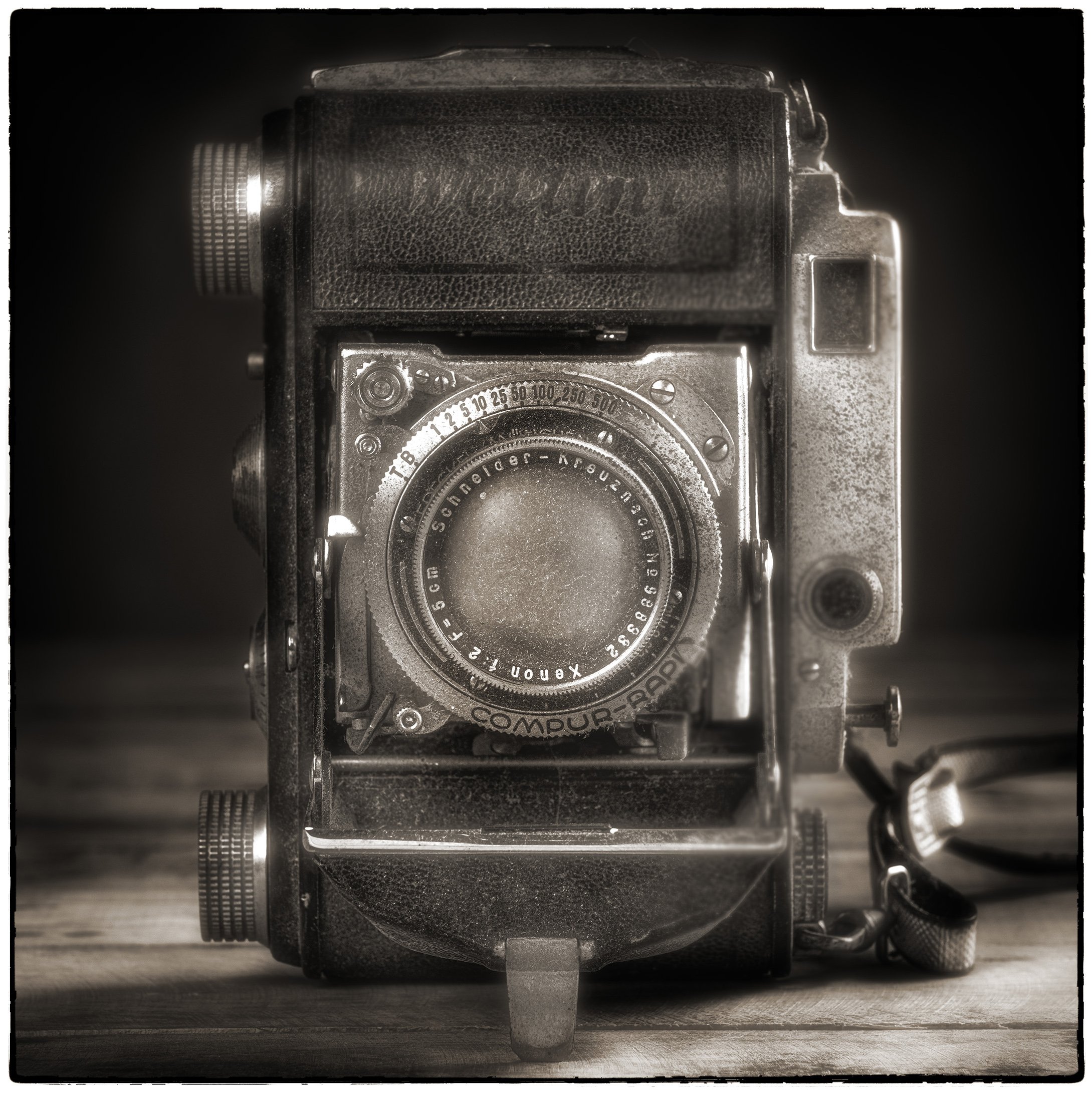 PHOTO © ALBERT EWING-Old Dusty Camera-bw-website-DSF5599.jpg