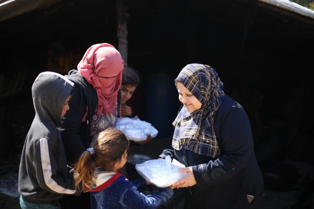 Hot Meals, Cold Weather: Another MNK delivery!