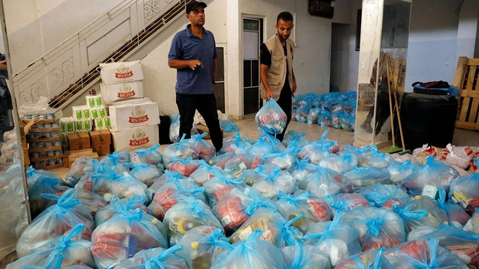 Our team in Gaza was finally able to deliver 465 food parcels to families with malnourished children. 