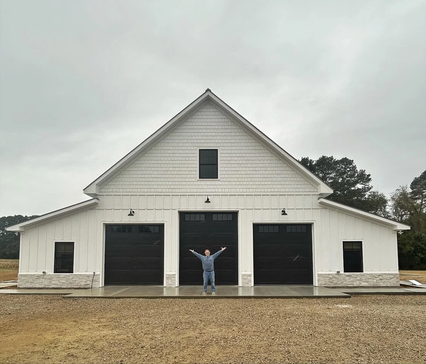 The barn build has come to an end. 
We have a happy home-owner on our hands, but don&rsquo;t worry, Sparky isn&rsquo;t getting rid of us yet.
What other projects might he be setting his sights on&hellip;? 👀

#esva#northamptoncounty#machipongo#coasta