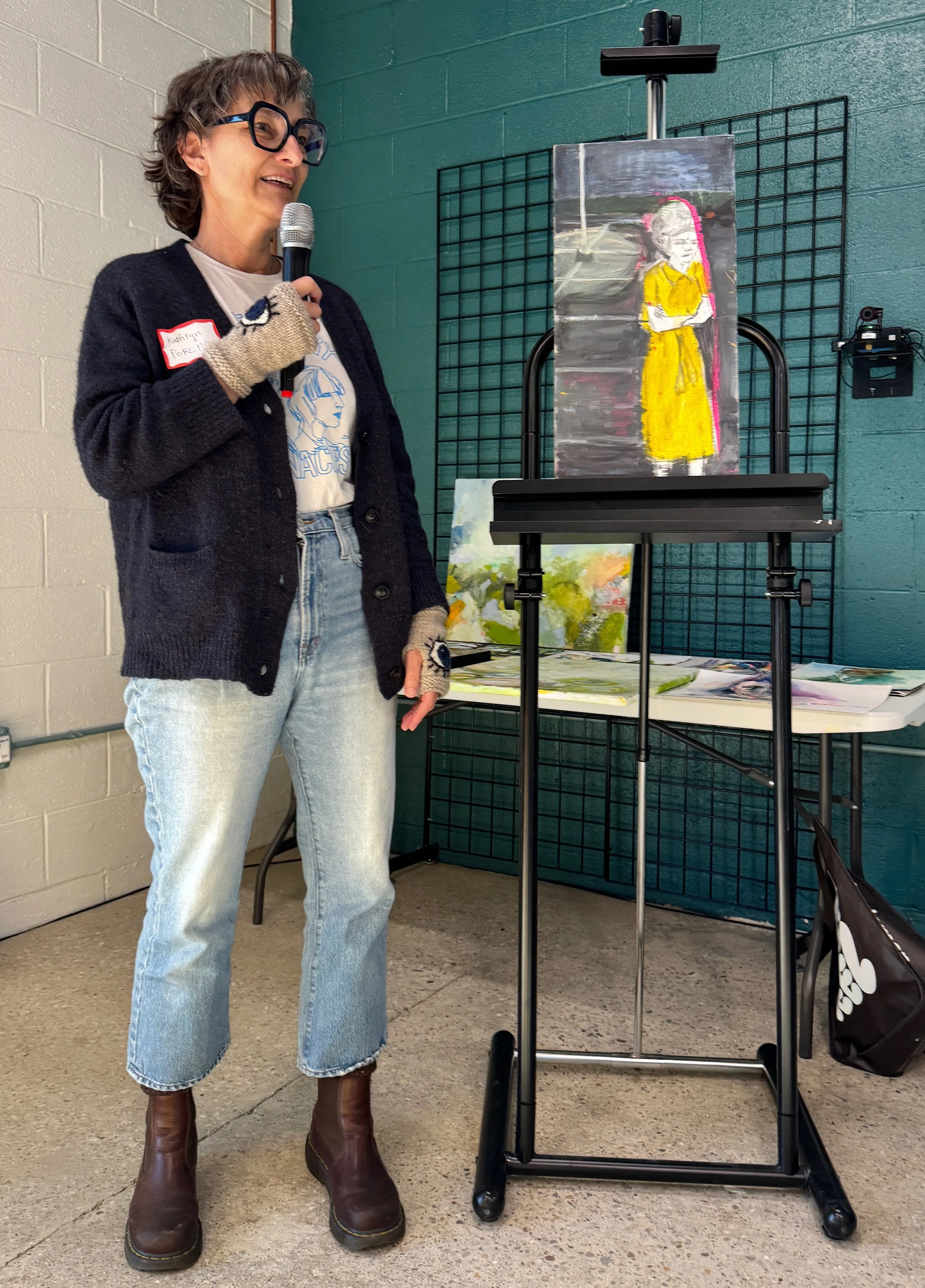  Katherine Poremski aims at representing the invisible archetypal woman: invisible because she is not engaged in the business of making money and bound to disappear from memory, even though she is in fact the “glue” that holds things together by keep