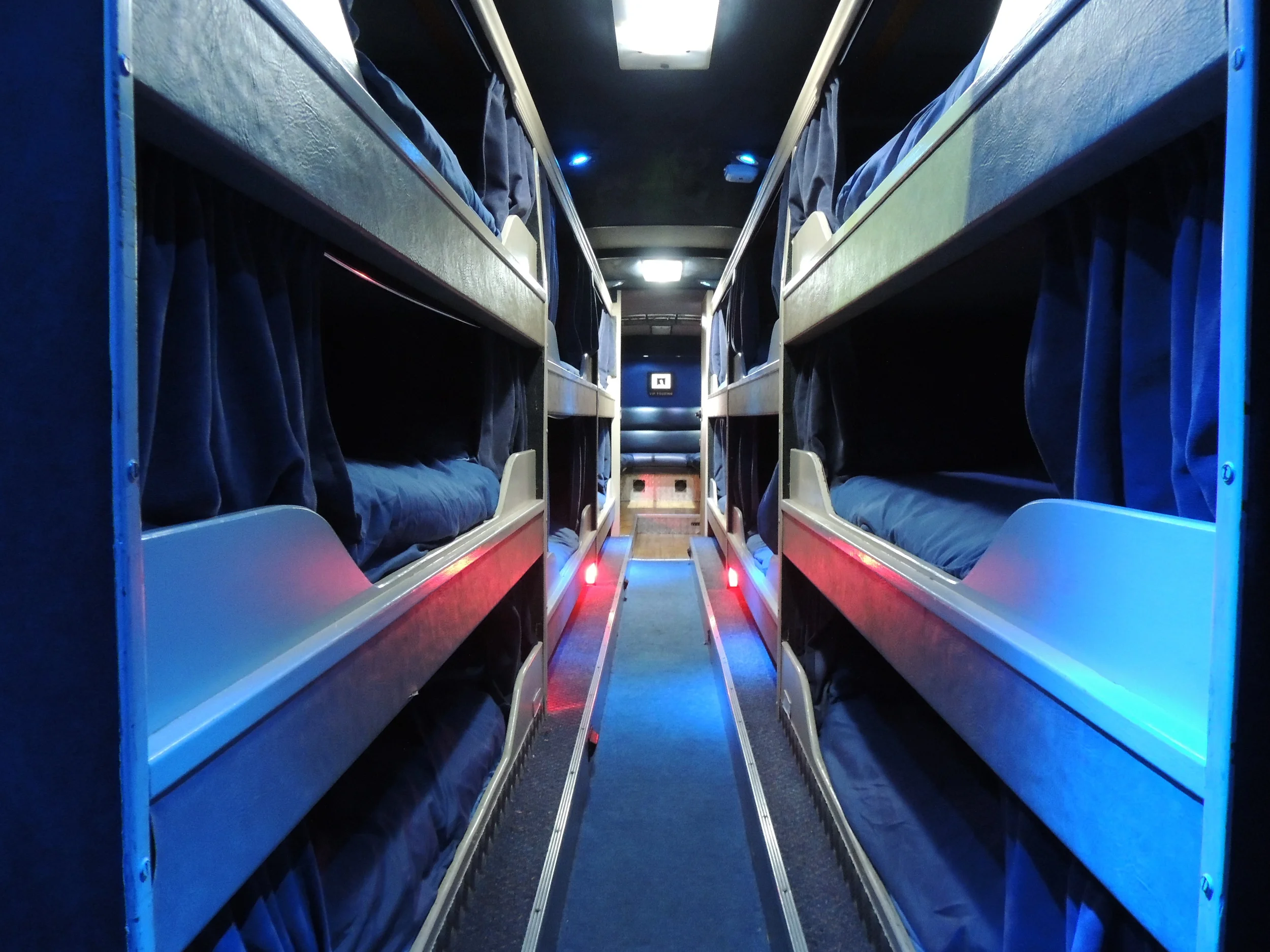 bus2.jpg