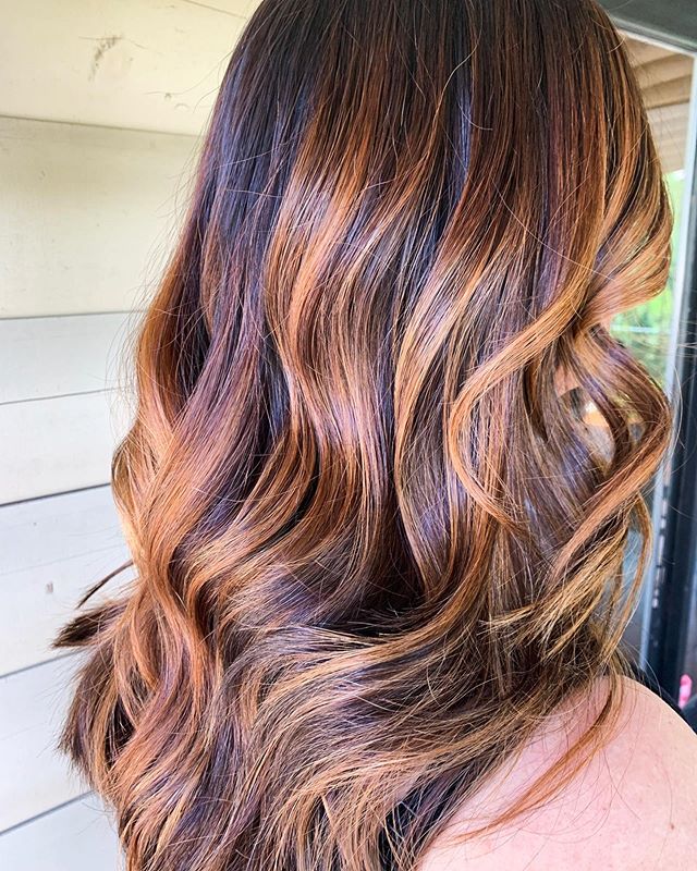 Fall is in the air🍂 Book today for gorgeous color! Stylist Danielle Kates did this beautiful color!