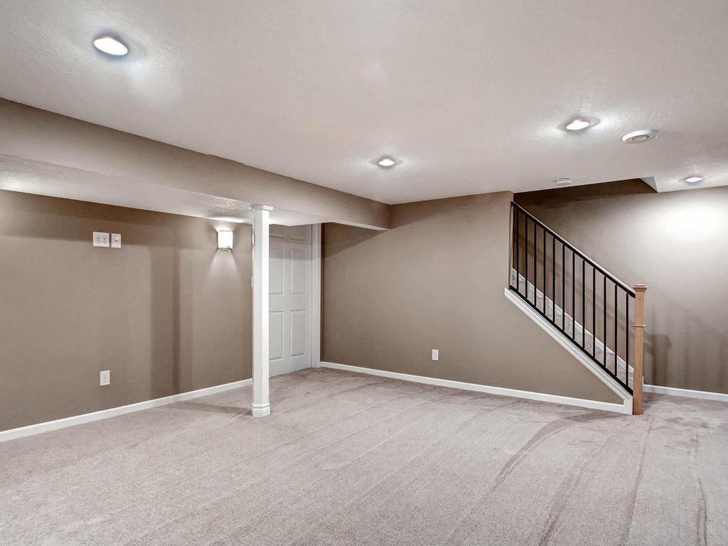 6840 Cain Ave Inver Grove-MLS_Size-019-25-Lower Level Family Room-1024x768-72dpi.jpg