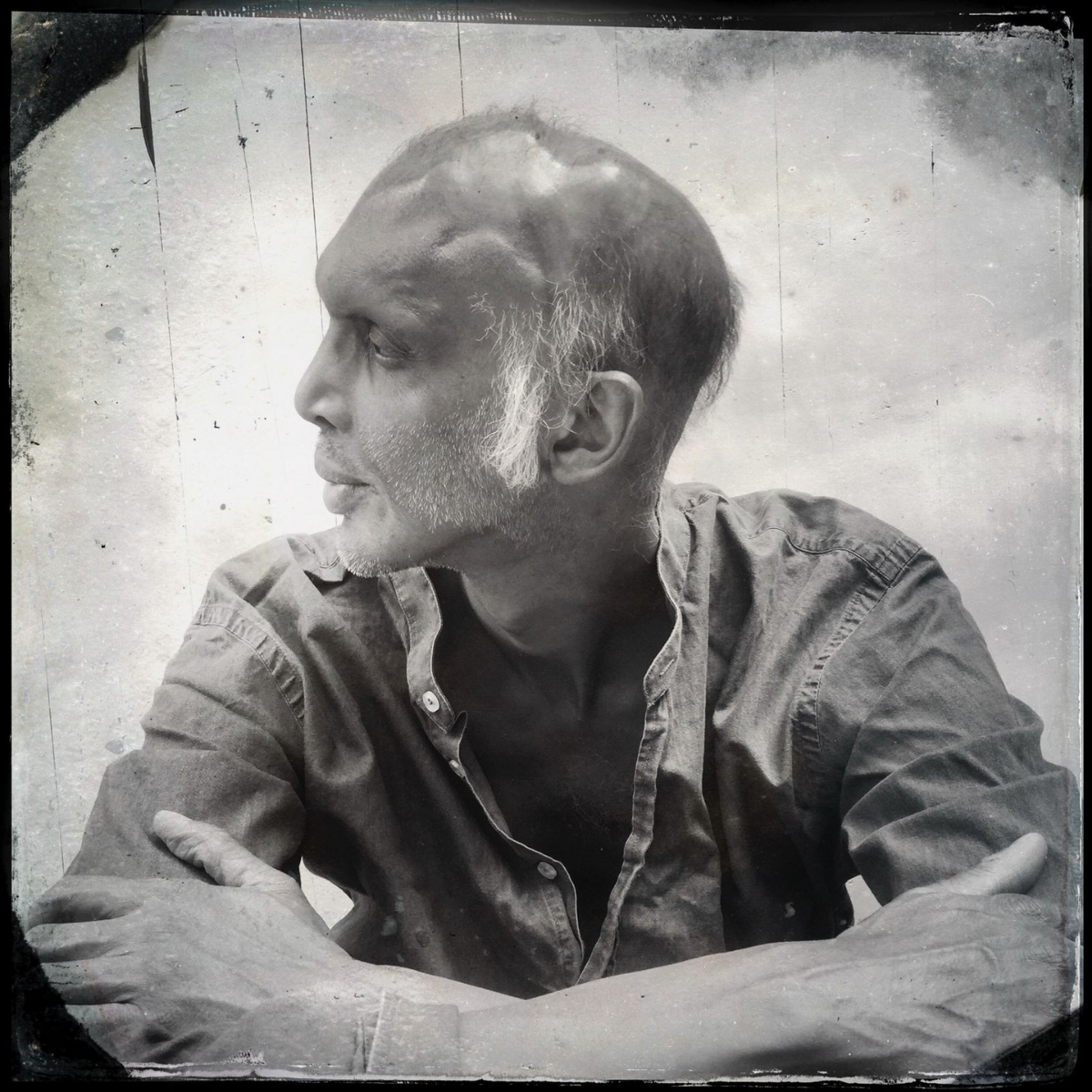 Shahzad Ismaily, Maria Chavez and Greg Saunier.png