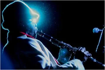 Don Byron on clarinet with the Ivey-Divey Trio at Le Poisson Rouge, one of three stages used this year for the Winter Jazzfest. (Hiroyuki Ito for The New York Times in 2009)