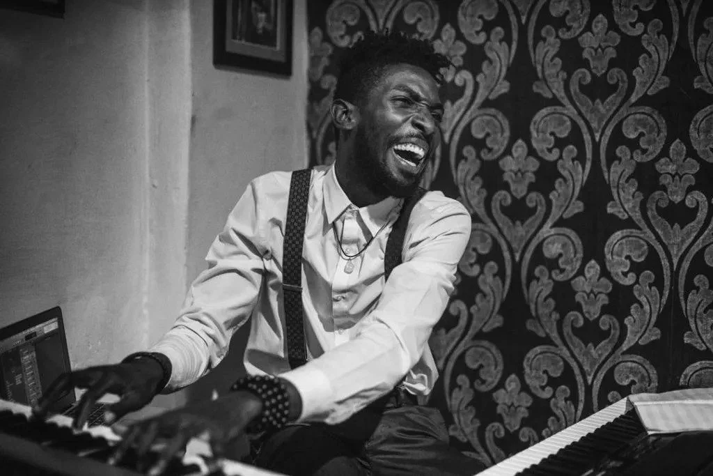 Victor-Campbell-B&W-parlor-2019-x-Steve-Rapport - Jocelyne Ninneman.jpg