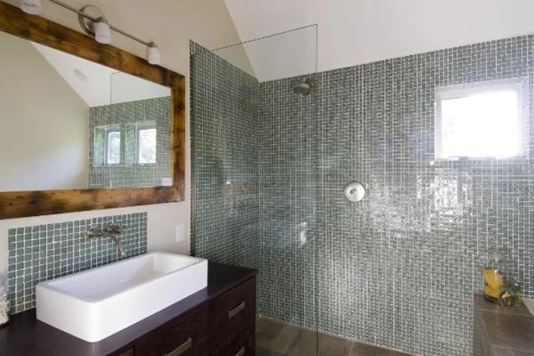 9)-master-bath.jpg