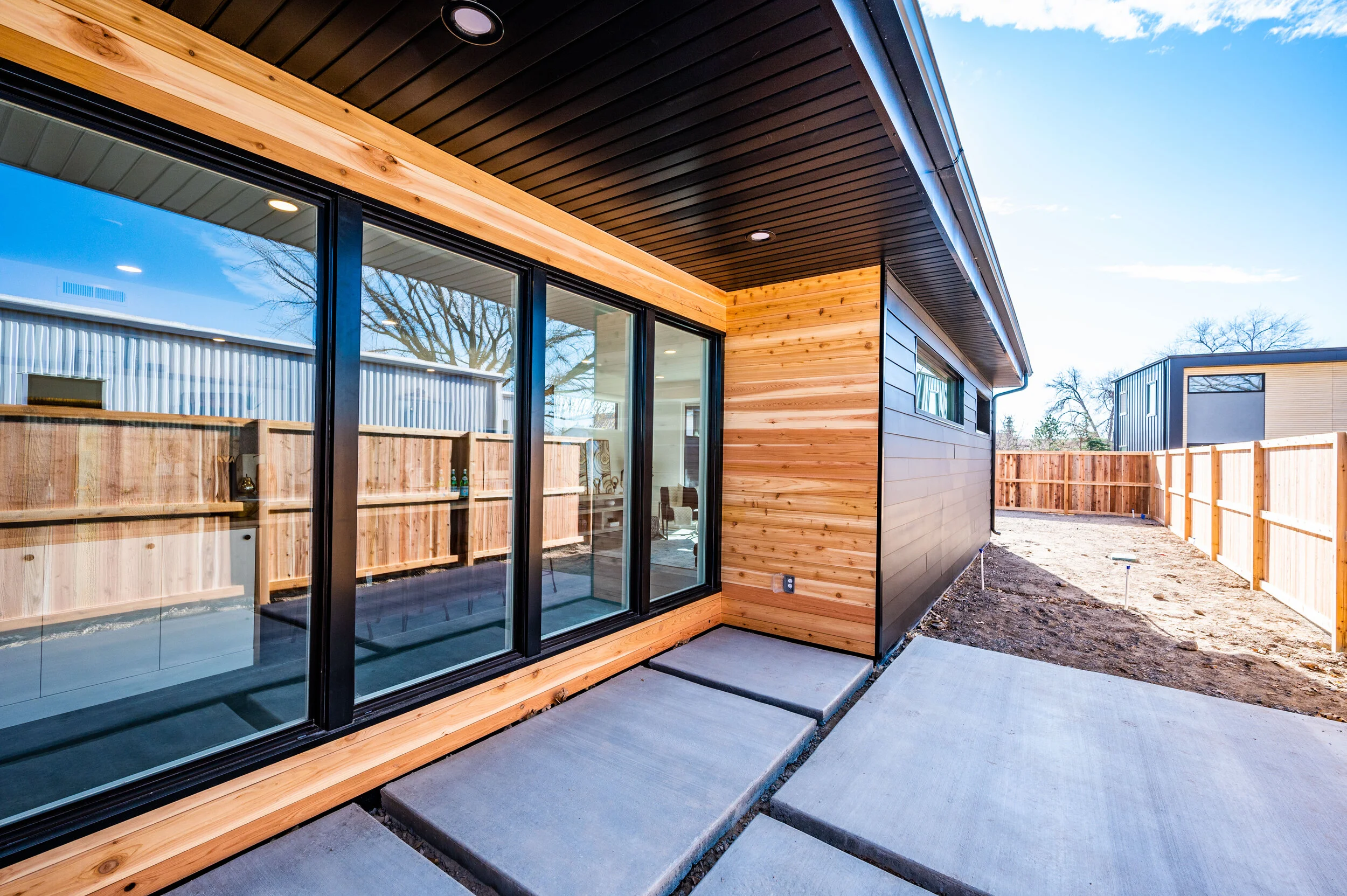 VanBEastextsidepatio2.jpg