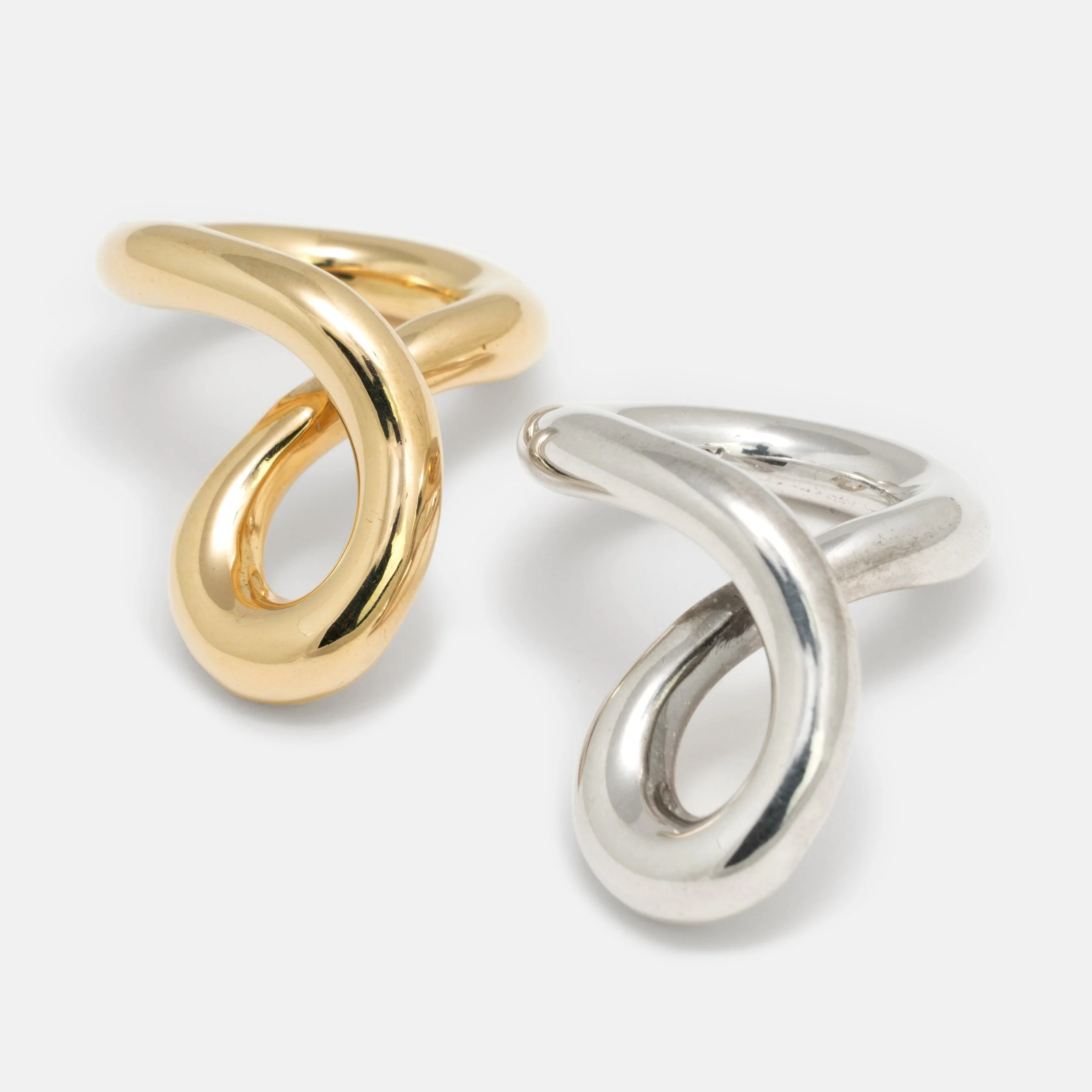 MOBIUS TWIST — Jane D'Arensbourg