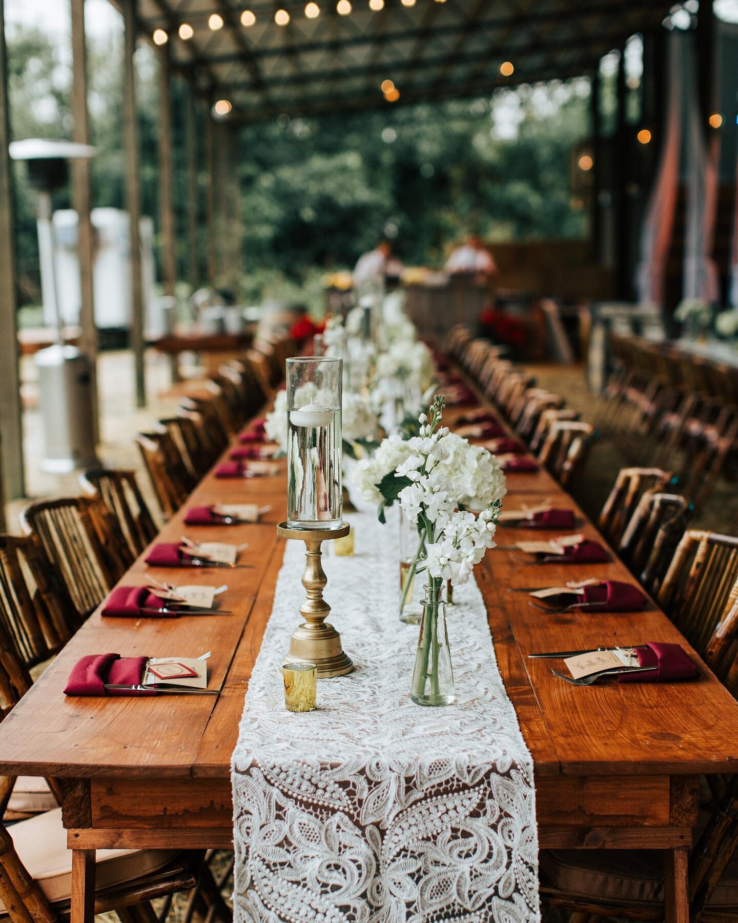 happier times and barn vibes with @karmag.events. 📷: @beccaborgephoto