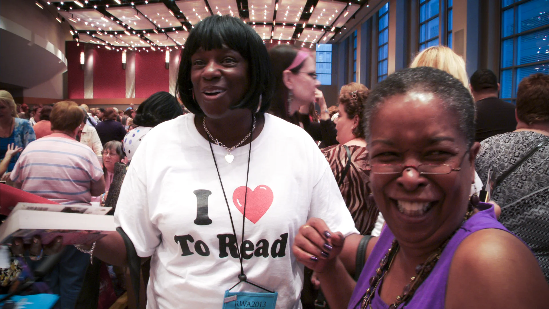 Beverly Jenkins with a fan