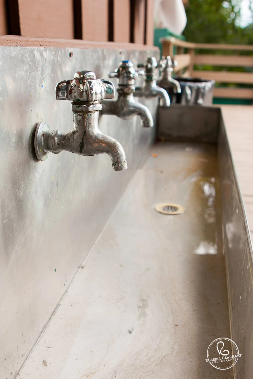 outdoor sink @ Angelus Mountain Center on deck © Russell Gearhart Photography