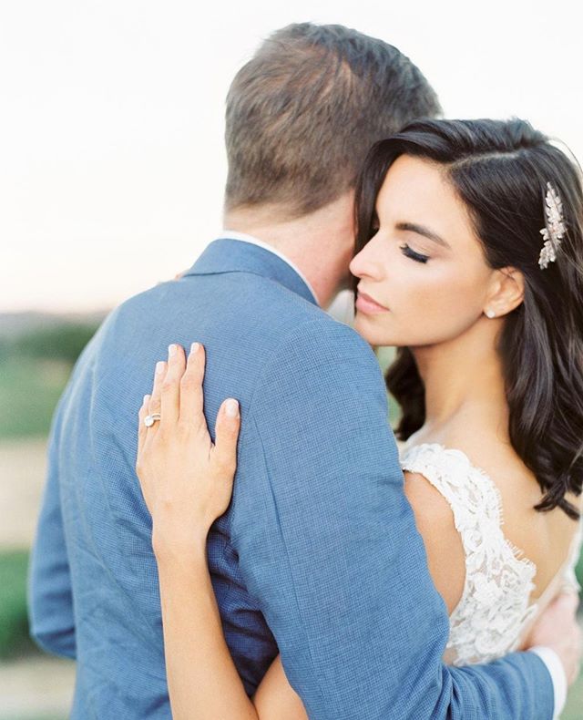 Love 💙⁣
.⁣
.⁣
.⁣
Photography: @kelseaholderphoto⁣
Venue: @oysterridge⁣
Florist: @adornments_flowers⁣
Hair &amp; Makeup: @thequeensbees⁣
Paper &amp; Calligraphy: @bow.and.arrow.design⁣
Ceremony Music: Candlelight Strings⁣
Rentals: @centralcoasttentan