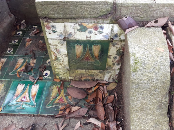 Art Nouveau tiles in 6 inch and 3 inch sizes.
