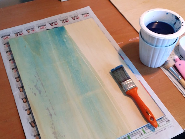 Staining the block makes seeing carved lines easier. 