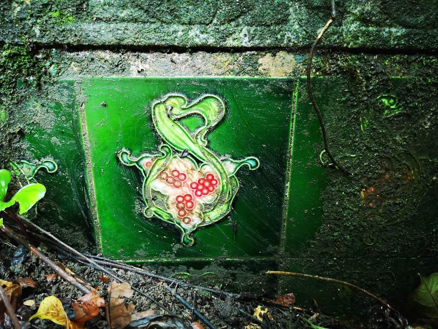 Rare Art Nouveau style tile