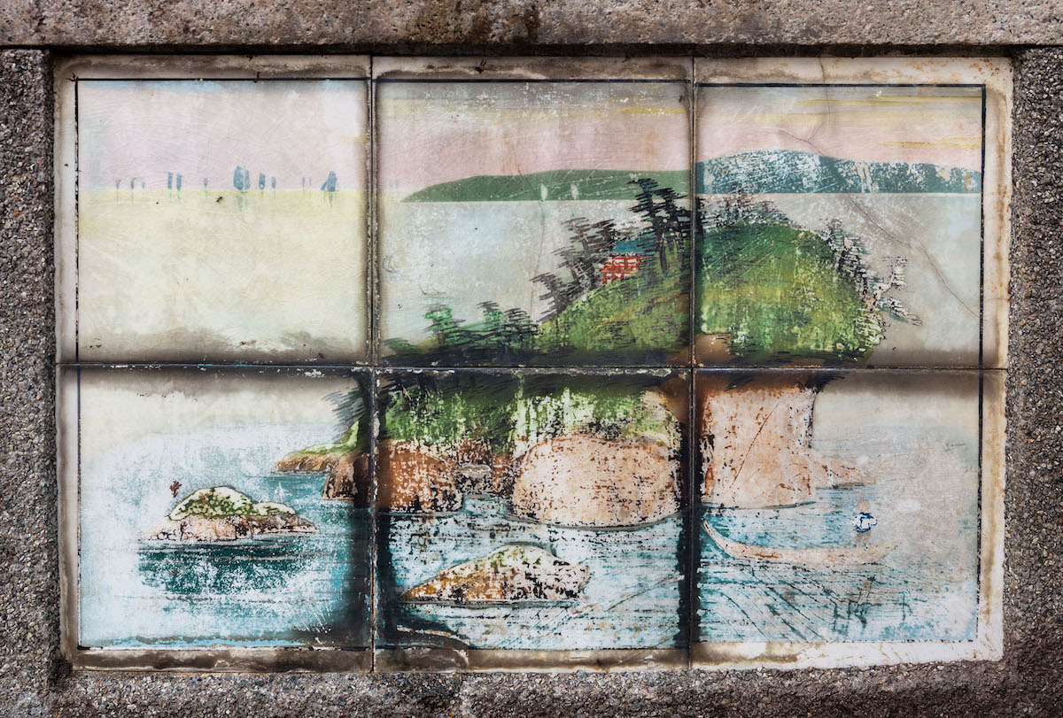 A Japanese landscape type tile panel appears on the 1936 tomb of my Peranakan great-grandparents