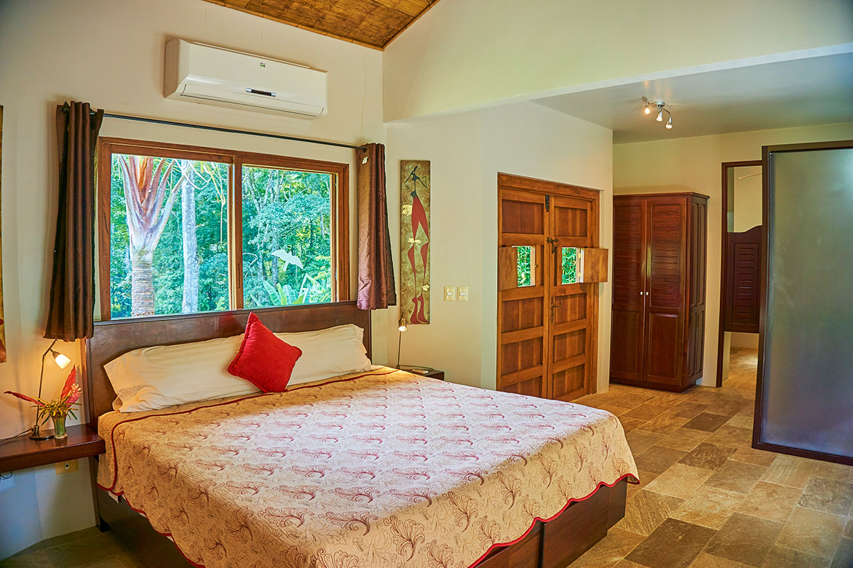 manoas-luxury-villas-casa-rio-master-3.jpg
