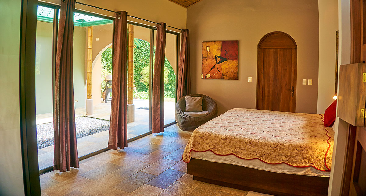 manoas-luxury-villas-casa-rio-master-2.jpg