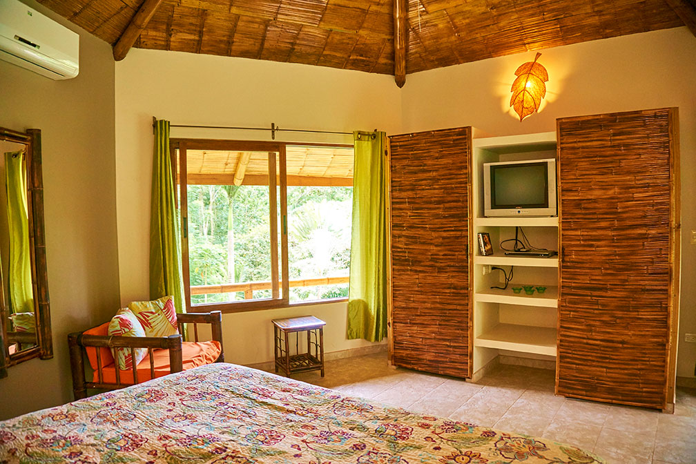 manoas-luxury-villas-colibri-master-3.jpg
