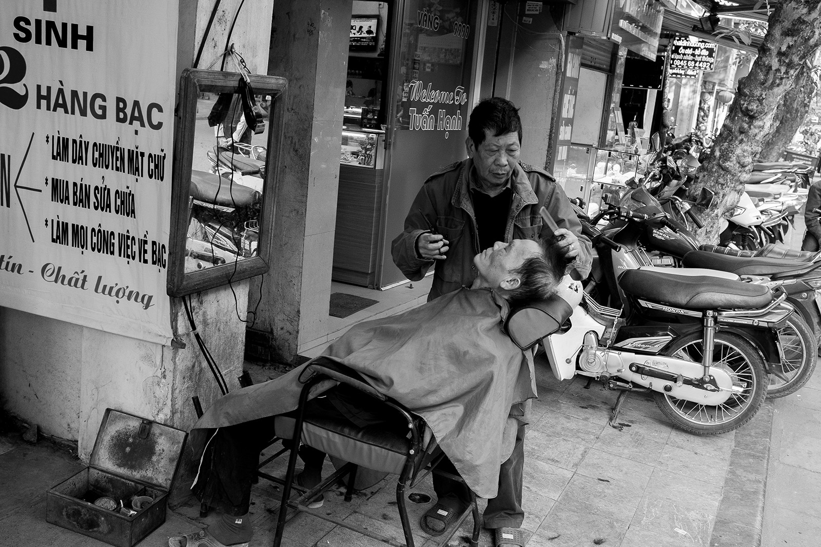 Barbers-of-Asia-0003.jpg