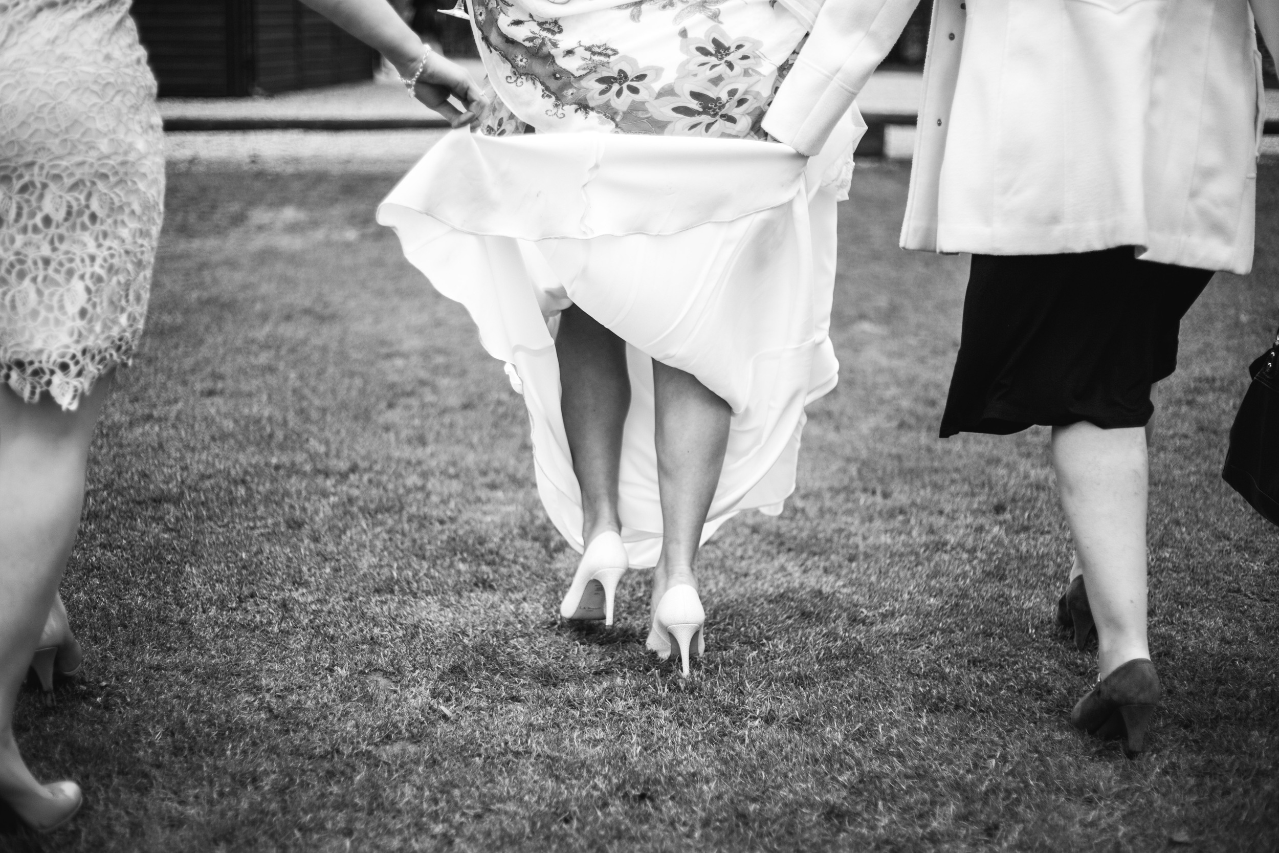 28-lucy james loseley park wedding photography laura mott-027.jpg