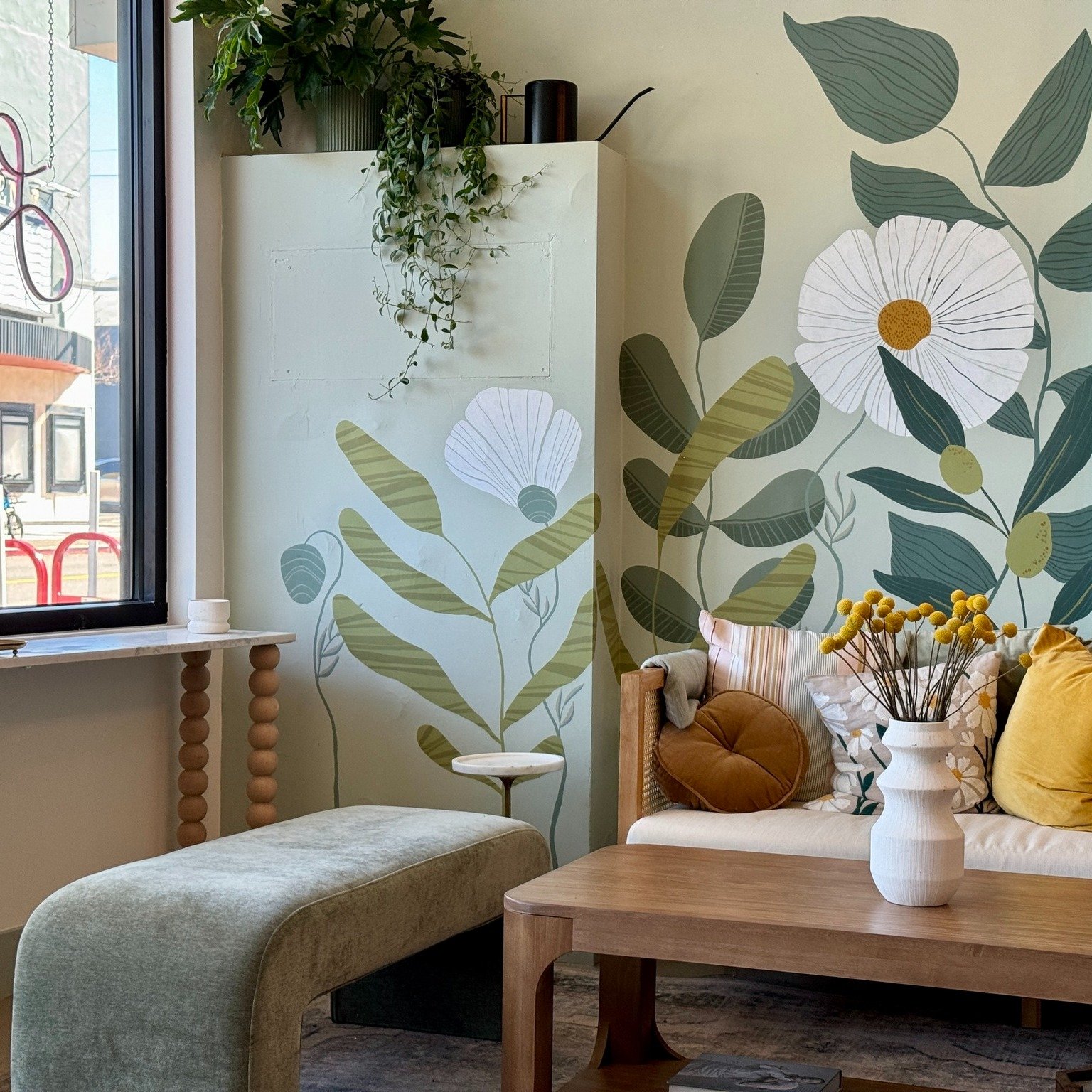 Went to the grand opening of @luluonsolano in Albany, and we were lucky enough to meet the designer @thislittlestreet.design  who brought this space to life. In love with these inspired colors and hand painted murals! #interiordesign