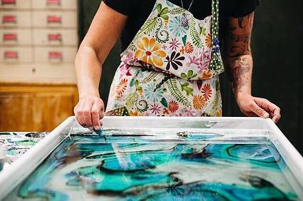 WORKSHOP GIVEAWAY!
✨⠀⠀⠀⠀⠀⠀⠀⠀⠀
One lucky person will win a spot in my upcoming Suminagashi Paper Marbling workshop in Nashville, Tennessee. The workshop will be held at @watkinscollege on Saturday, April 6. ⠀⠀⠀⠀⠀⠀⠀⠀⠀
In this class, you'll learn the me