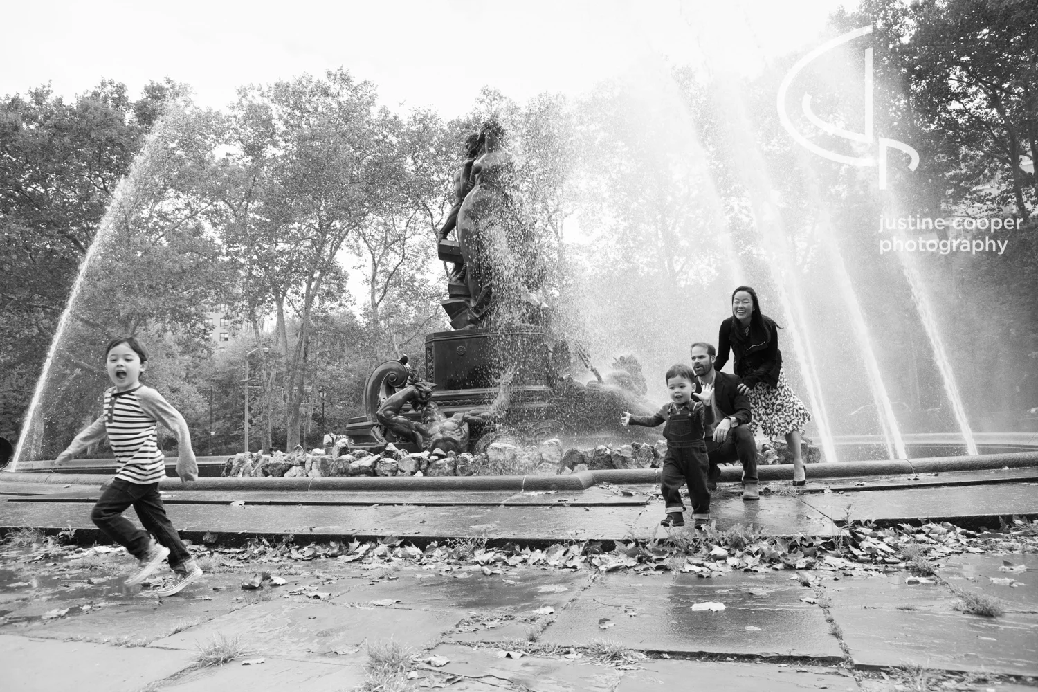 Fountain family photo grand army plaza