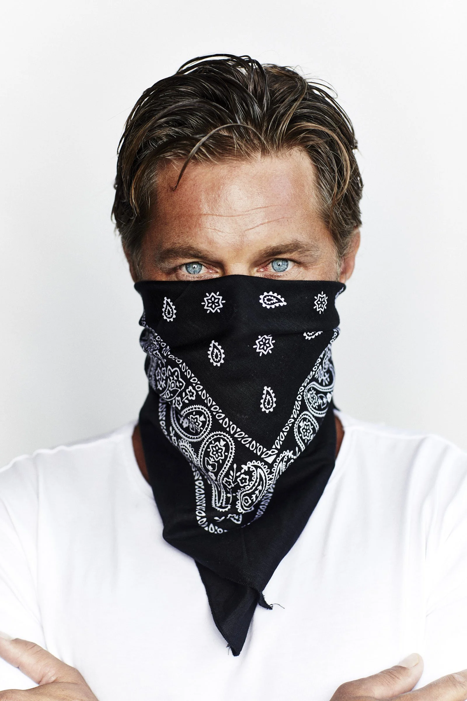 Leigh-Keily-Travis-Fimmel-1089.jpg
