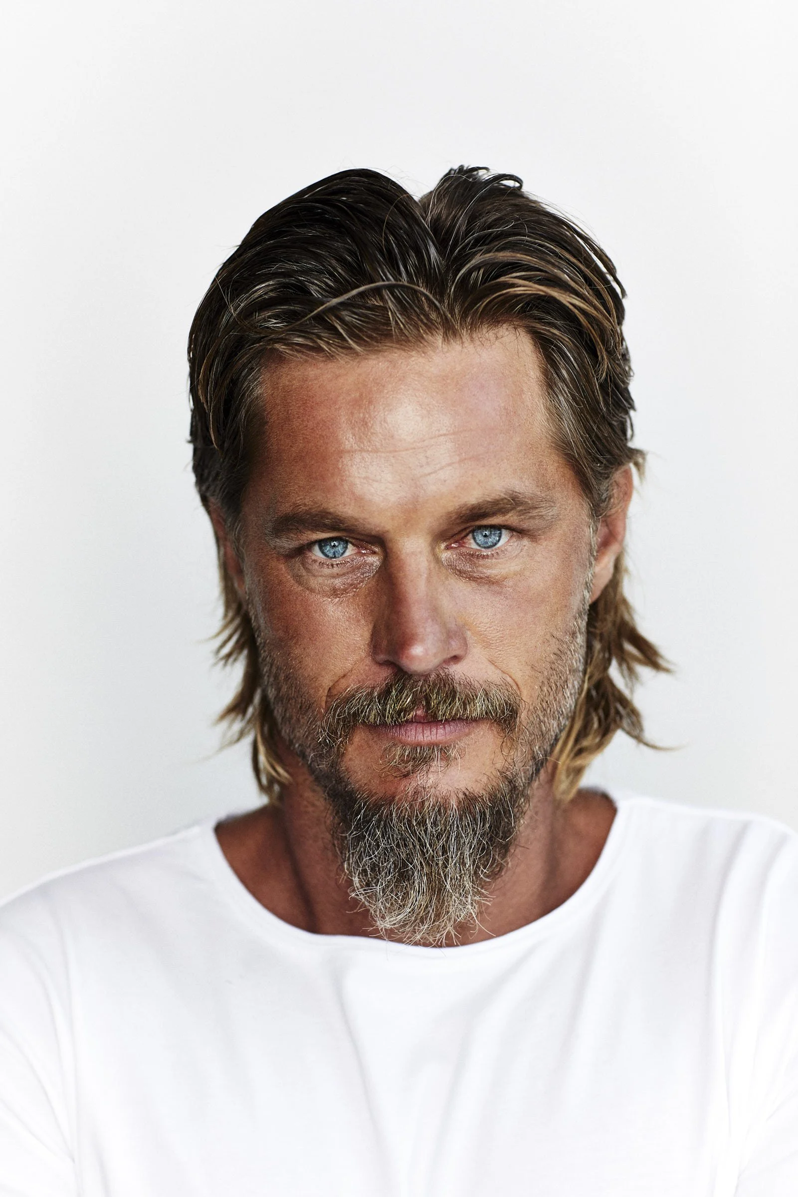 Leigh-Keily-Travis-Fimmel-1098.jpg
