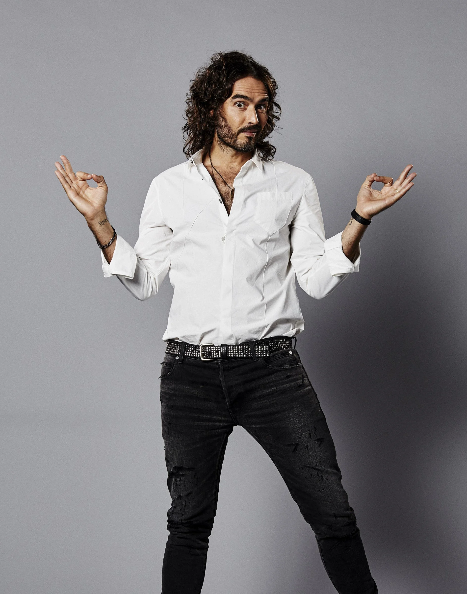 Leigh-Keily-ComedyCentral-Roast-Battle-11201 4.jpg