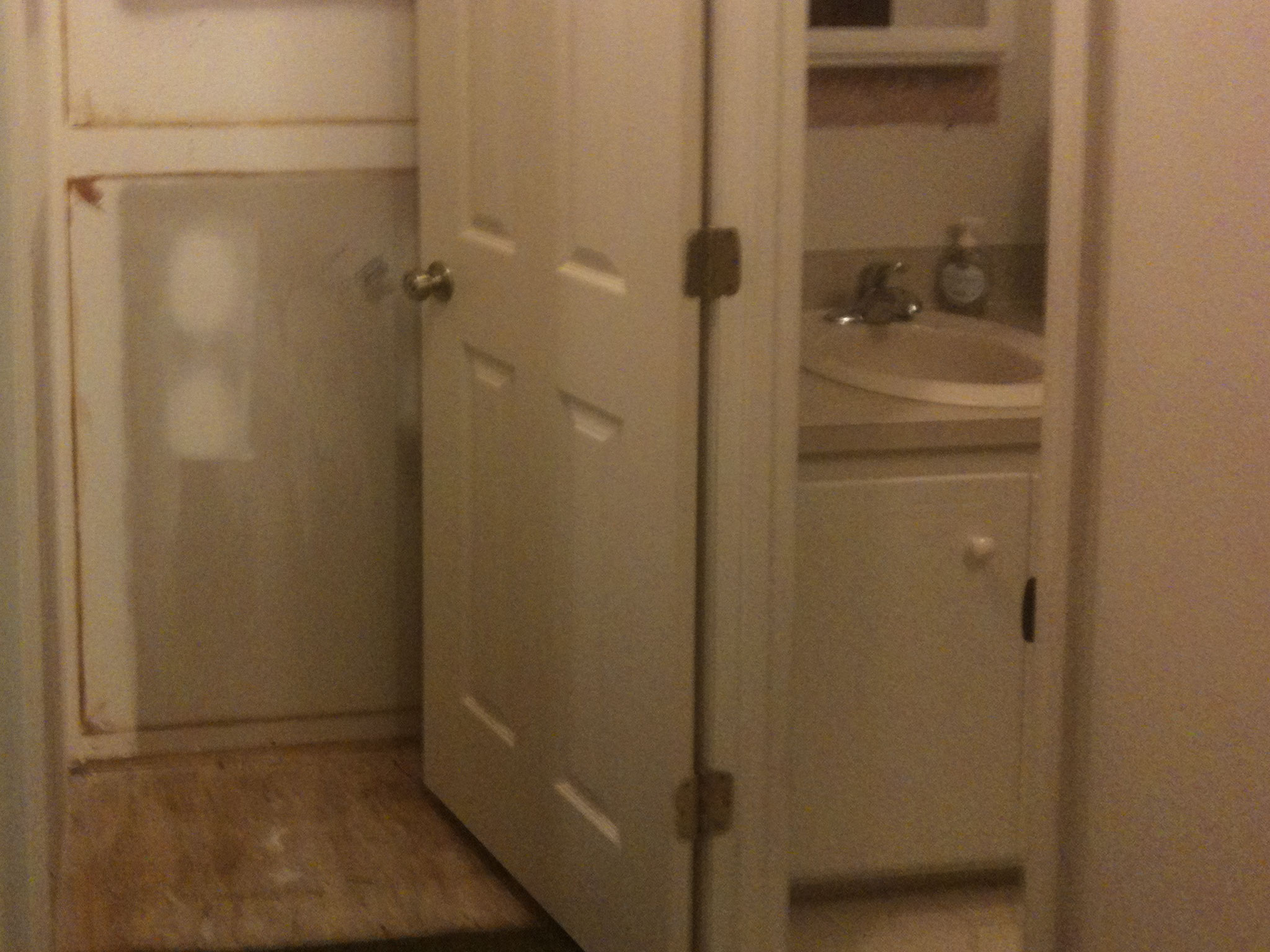 bathroombefore2.jpg