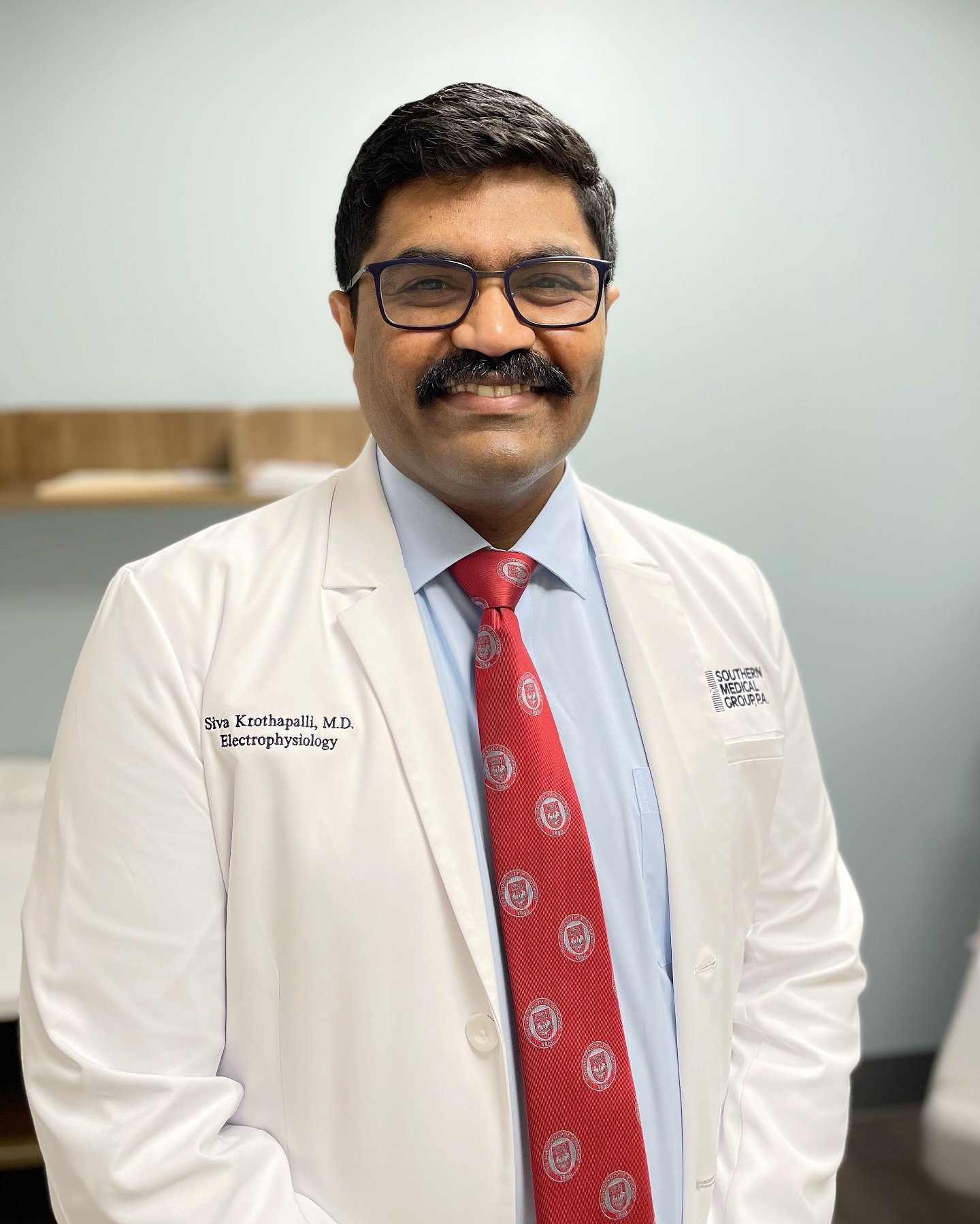 Exciting news at the Heart Rhythm Clinic! Introducing Siva Krothapalli, M.D., our new electrophysiologist cardiologist! Dr. Krothapalli joins us from Pittsburgh, PA, and is already enjoying our warmer climate. ☀️
 
Dr. Krothapalli was drawn to electr