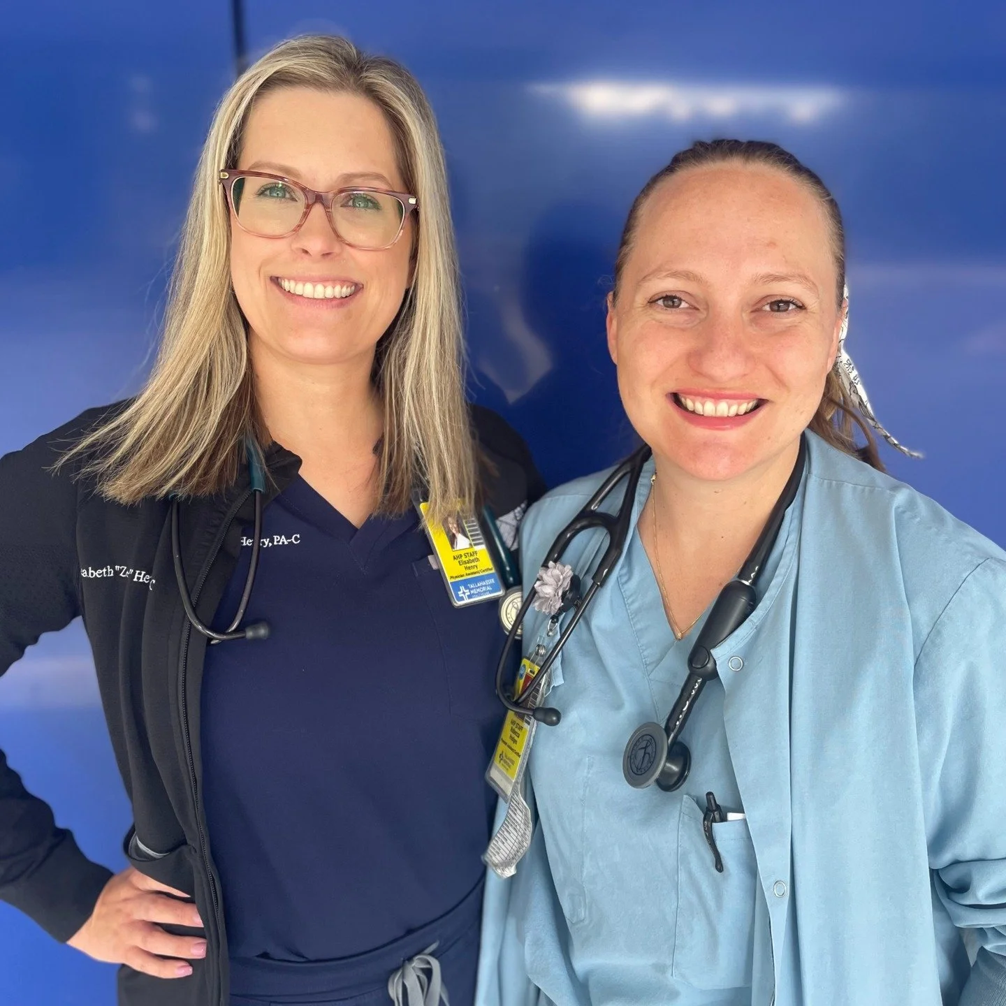 Happy PA week! 

🧐Wondering how PAs differ from NPs? At the practice level, there are likely more similarities than differences between PAs and NPs. However, there are two key differences:

&bull;PAs are educated in general medicine, which offers a 