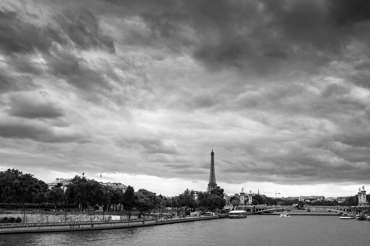 paris-tour-d'eiffel-tower-william-bichara-photographer-studies-personal-work-11.jpg
