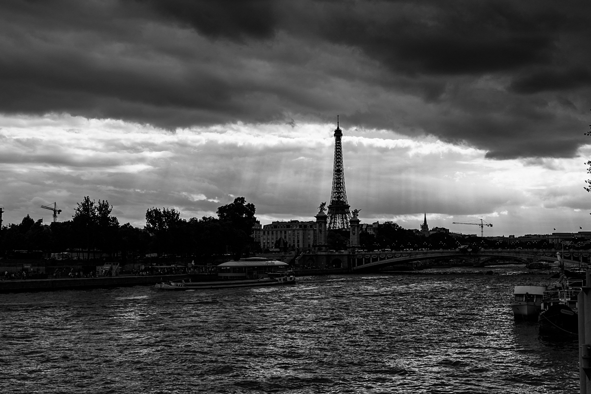 paris-tour-d'eiffel-tower-william-bichara-photographer-studies-personal-work-12.jpg