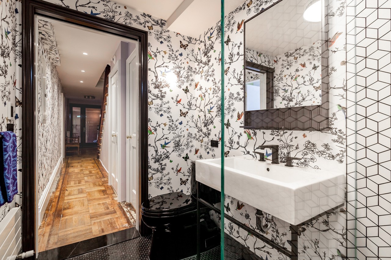 Bird Bath, Boerum Hill, Brooklyn - Bathroom Renovation Tiles and Wallpaper