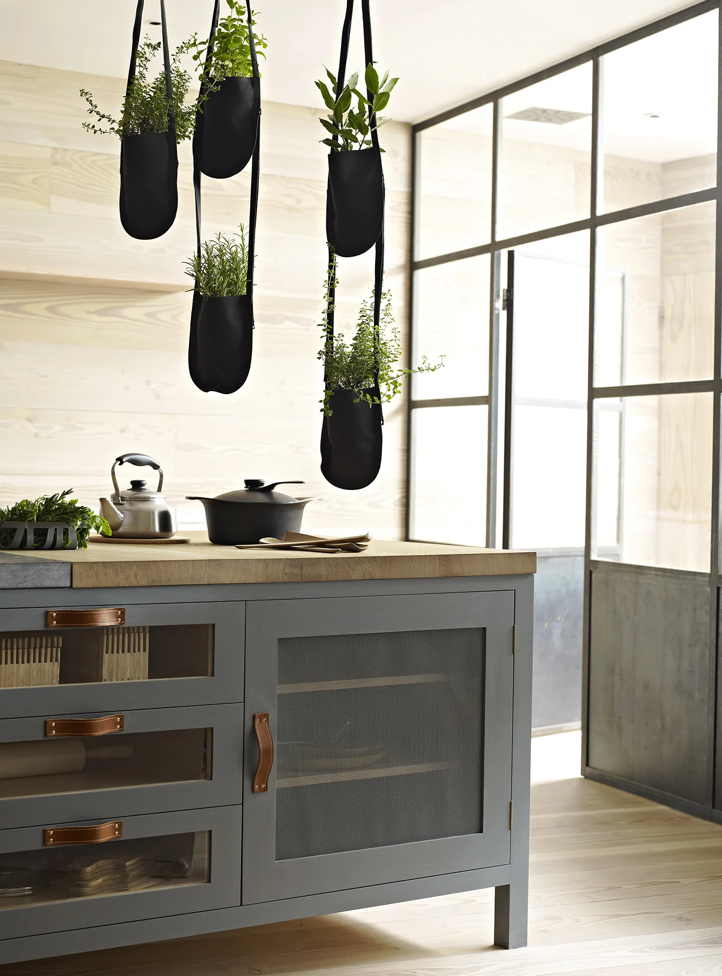 Client: ELLE Decoration Project: Kitchens Photographer: Jake Curtis