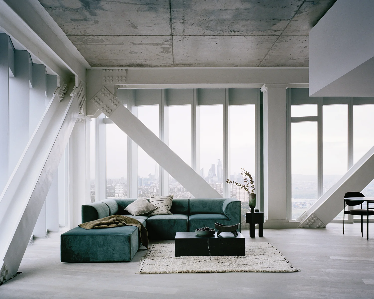 Client: Manhattan Loft Gardens Project: The Stratford 28th Floor Lofts Photographer: Rory Gardiner