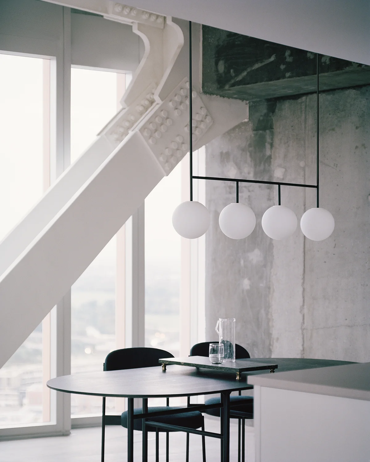 Client: Manhattan Loft Gardens Project: The Stratford 28th Floor Lofts Photographer: Rory Gardiner