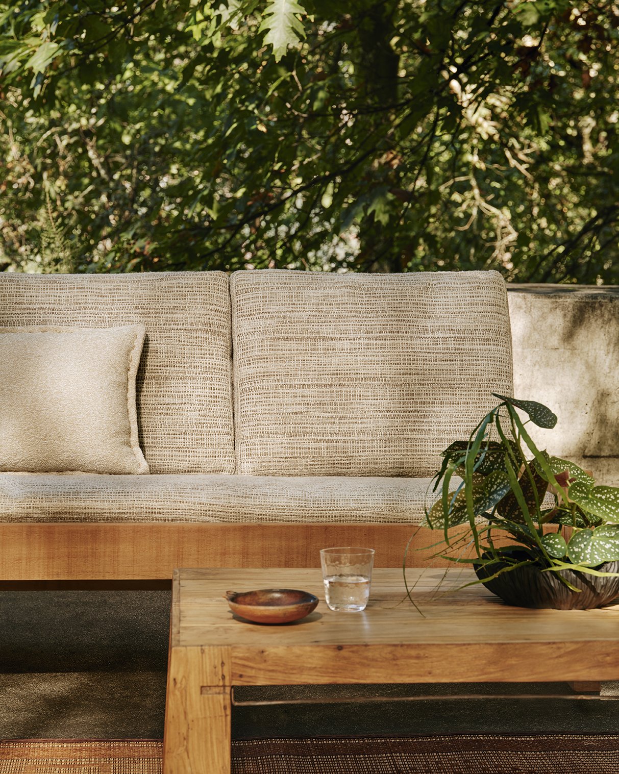 Client: Larsen Project: 2025 Collection Photographer: Christopher Horwood