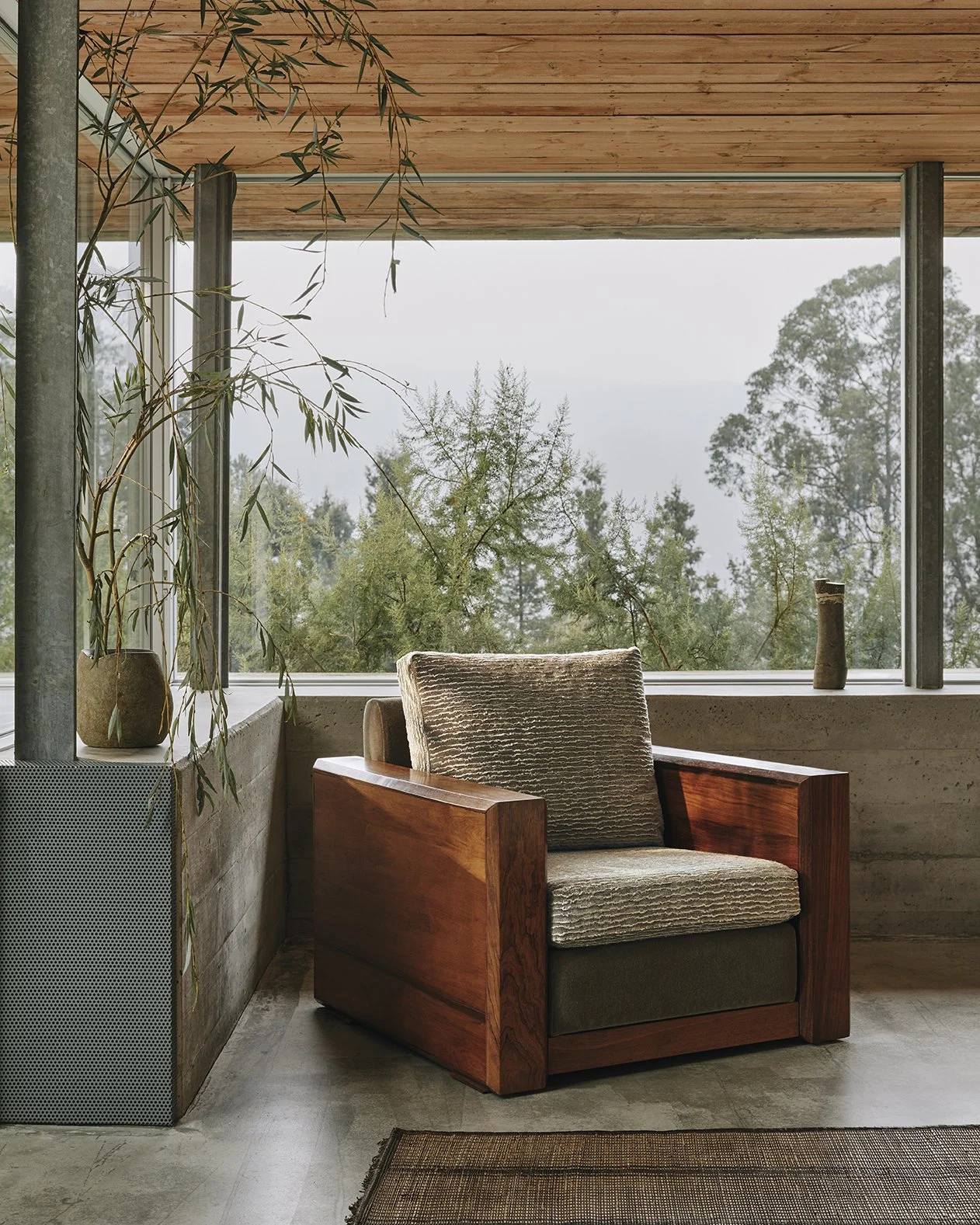 Client: Larsen Project: 2025 Collection Photographer: Christopher Horwood